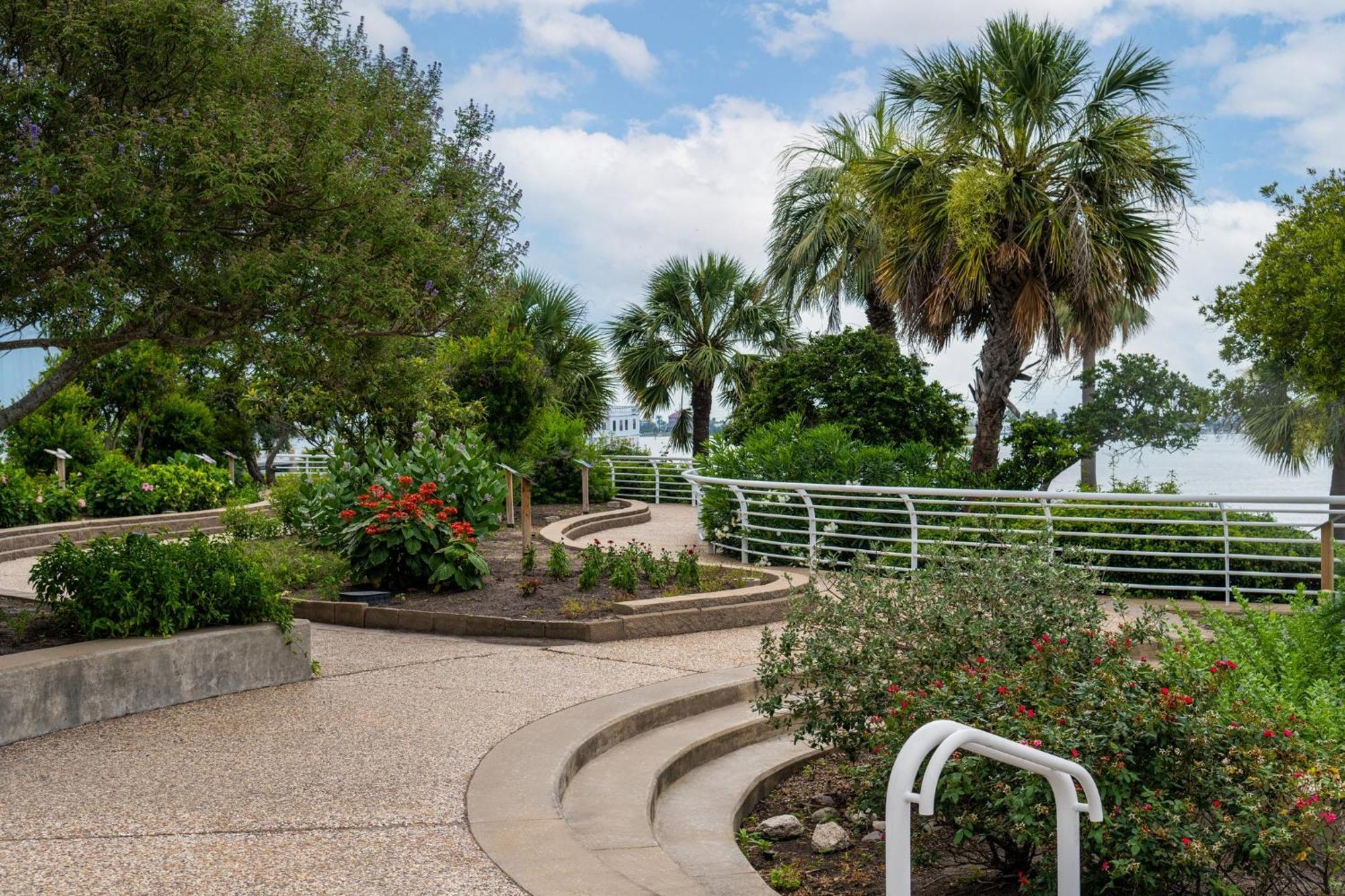 Holiday Inn Galveston Island By Ihg Exteriör bild